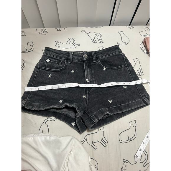 Pacsun Mom shorts dark gray with embroidered daisies size 23 - Picture 6 of 7